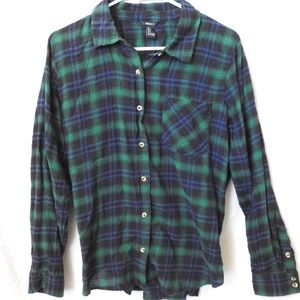 Girl's light-weight plaid flannel.